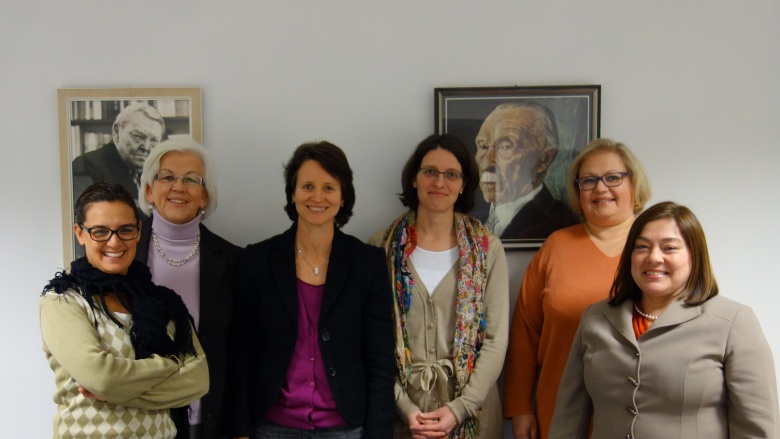 von li. Fatma Tekin, Gisa Hühn, Barbara Münch, Katrin Wettengl , Uta-Maria Stalder und Lucia Amparo-Hemel